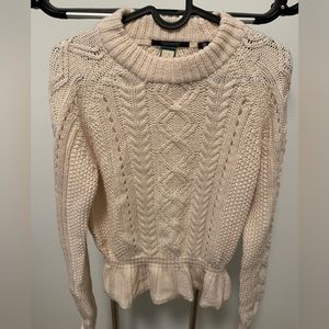 Cute white wool and polyester top